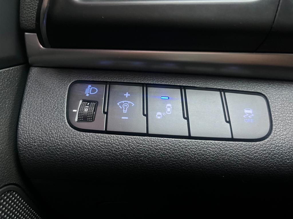 HYUNDAI Avante - Vista 10