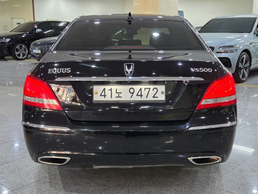 HYUNDAI Equus - Vista 4