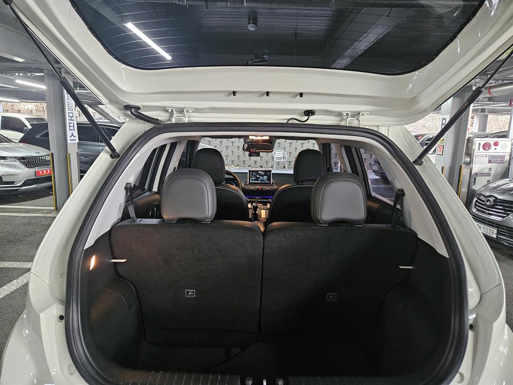 HYUNDAI Casper - Vista 5