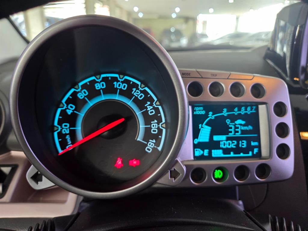 Chevrolet Spark - Vista 5