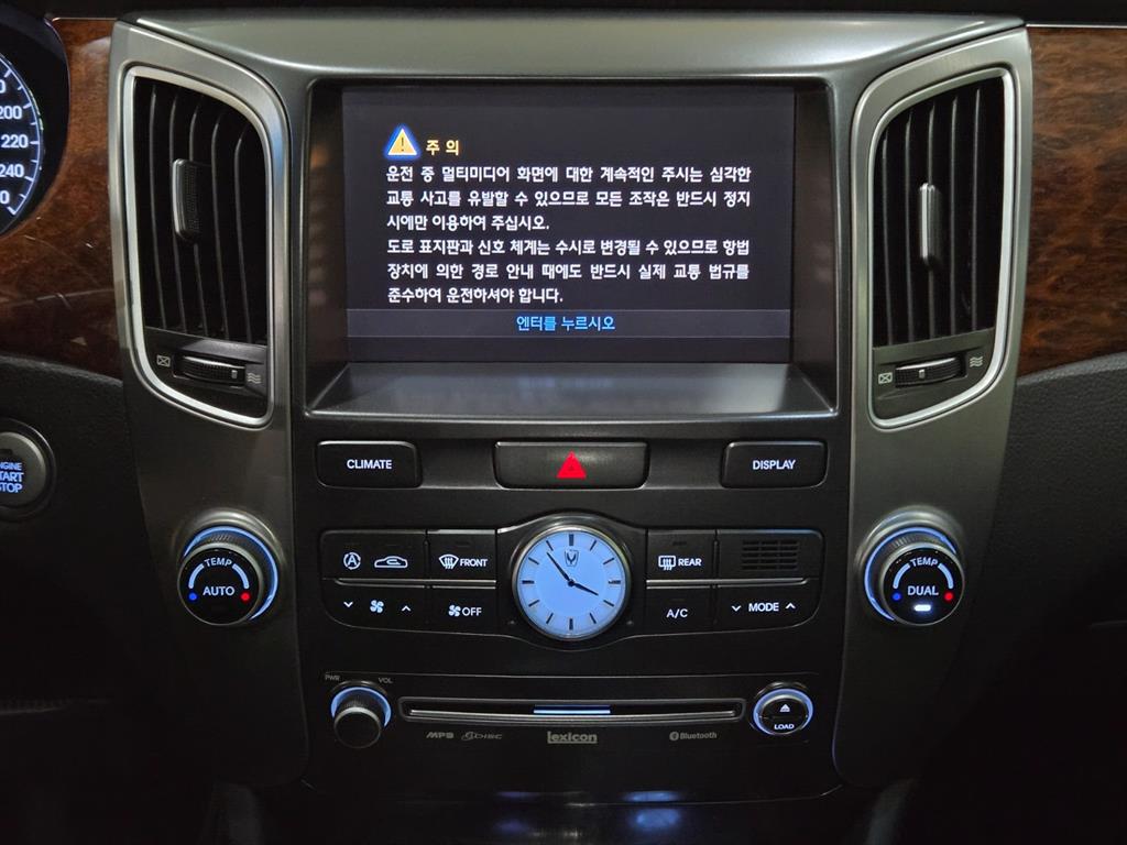 HYUNDAI Equus - Vista 11