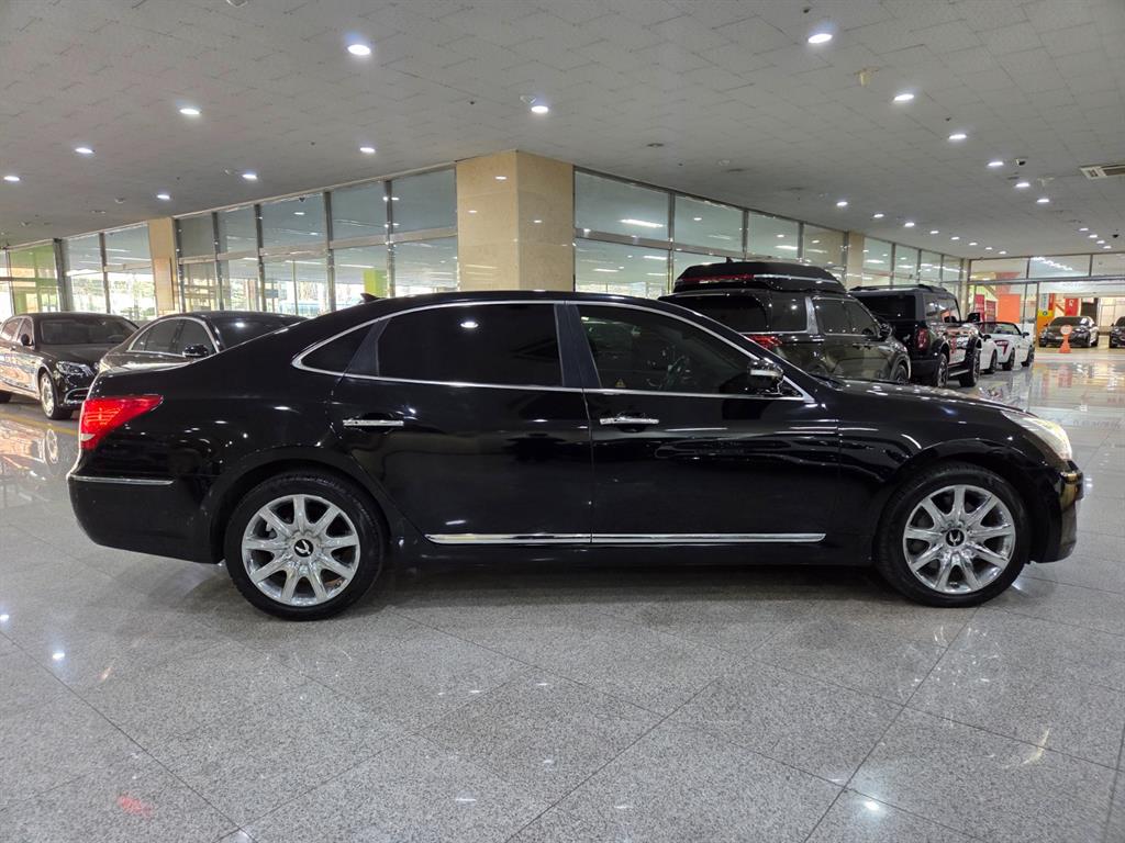 HYUNDAI Equus - Vista 5