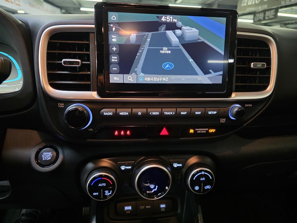 HYUNDAI Venue - Vista 11