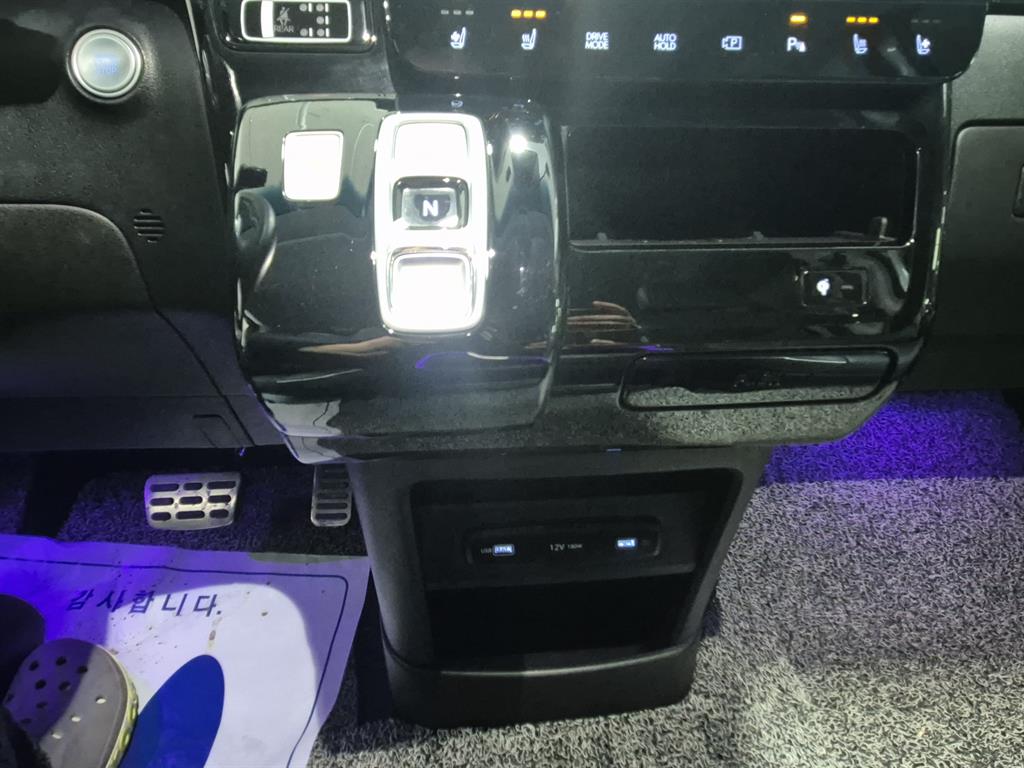 HYUNDAI Staria - Vista 9