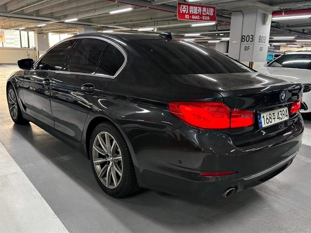 BMW 5 Series - Vista 4