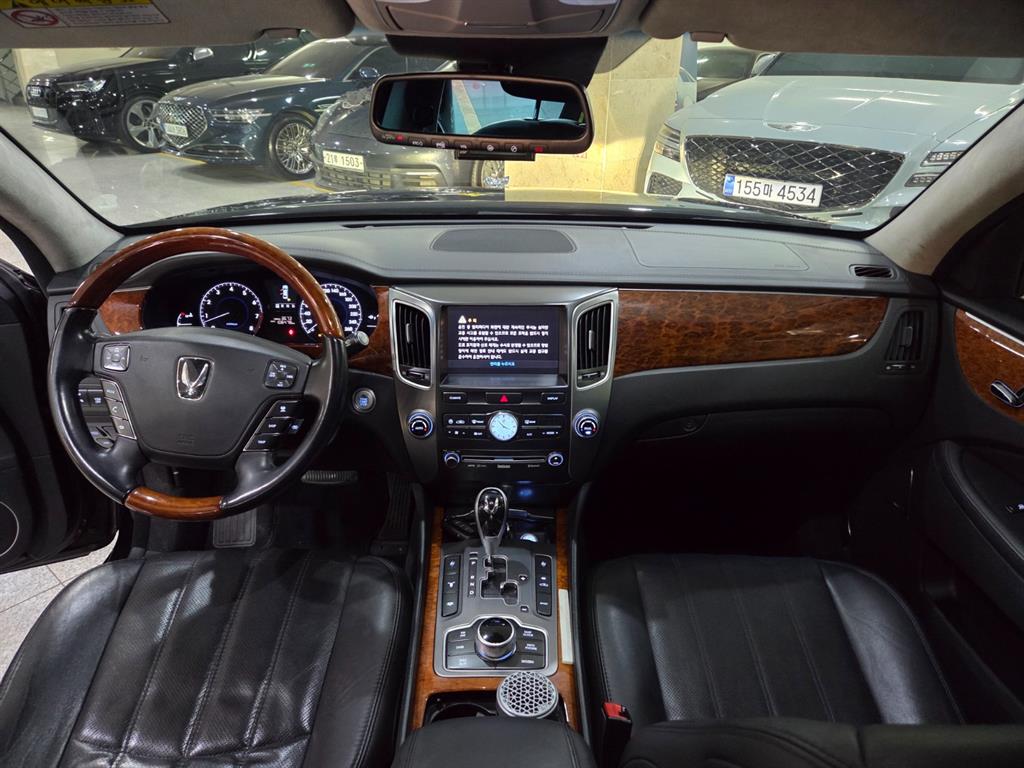 HYUNDAI Equus - Vista 8