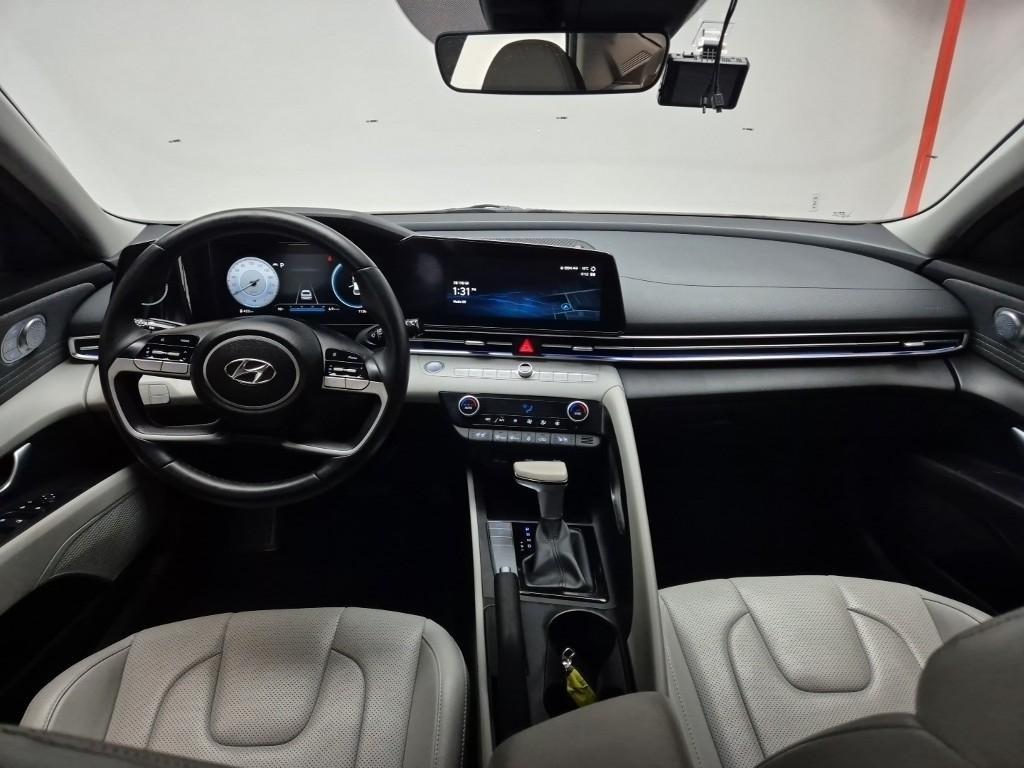 HYUNDAI Avante - Vista 7