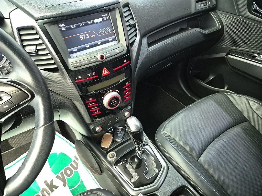 Ssangyong Tivoli - Vista 5