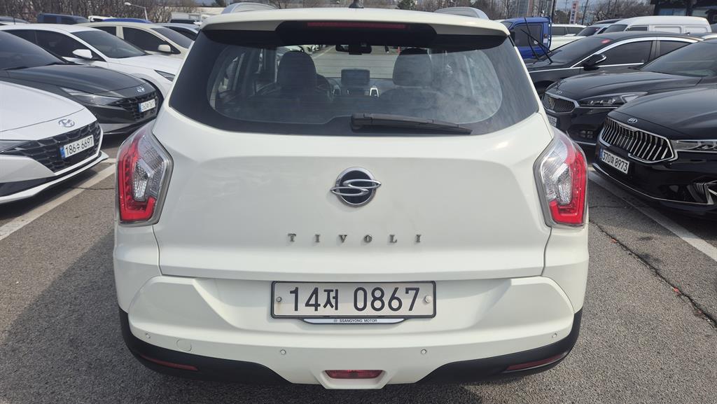 Ssangyong Tivoli - Vista 5