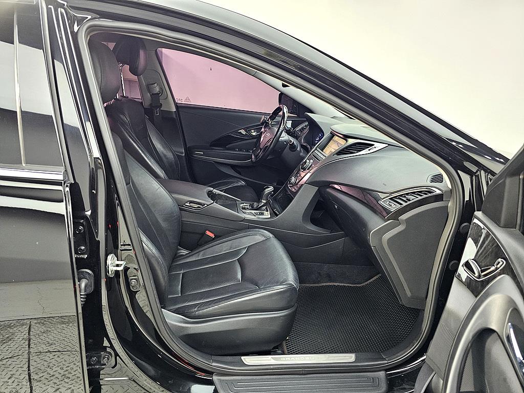 HYUNDAI Grandeur - Vista 11