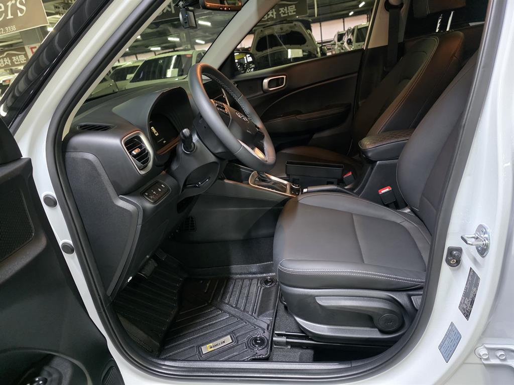 HYUNDAI Venue - Vista 7