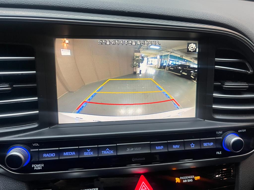 HYUNDAI Avante - Vista 8