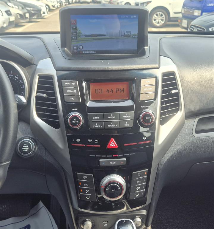 Ssangyong Tivoli - Vista 11