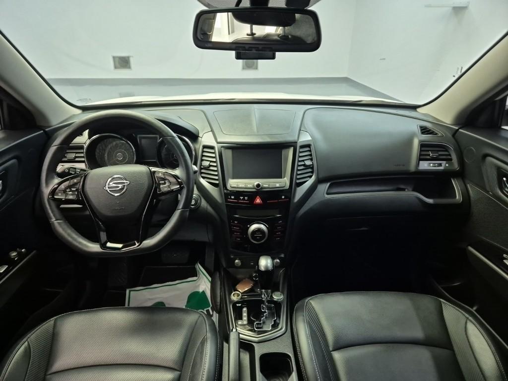 Ssangyong Tivoli - Vista 6
