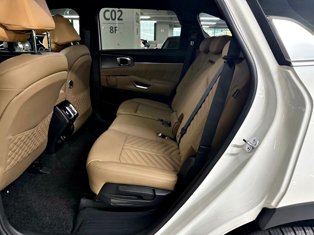 KIA Sorento - Vista 8
