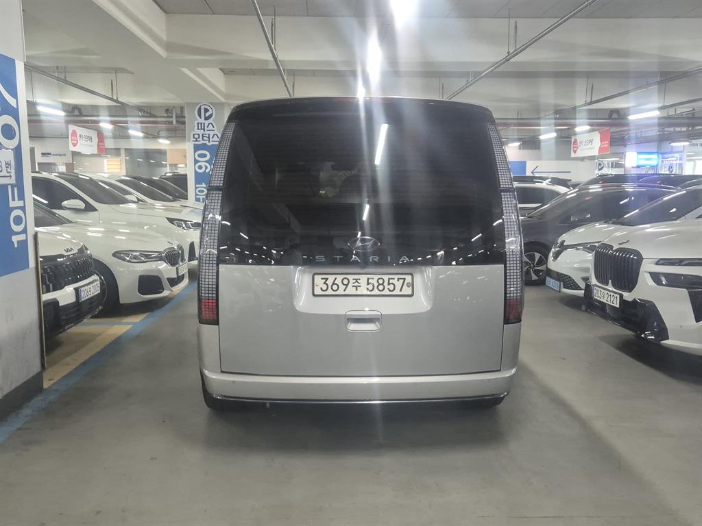 HYUNDAI Staria - Vista 4
