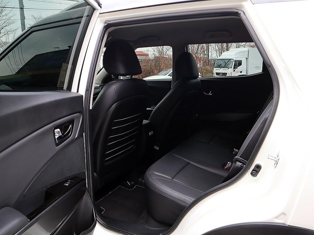 Ssangyong Tivoli 2022 Blanco - Importación desde Corea - HF Imports Iquique - Foto 7