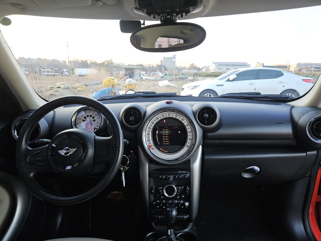 Mini Countryman - Vista 8