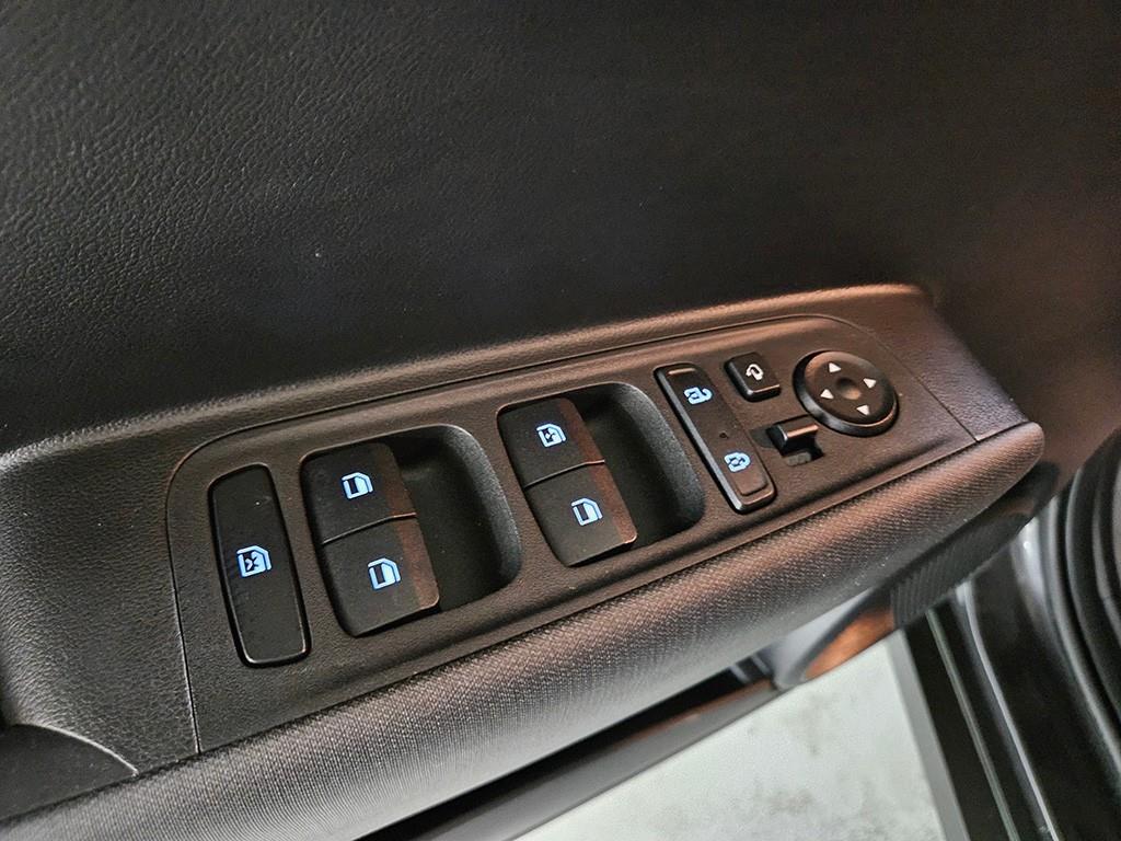 HYUNDAI Casper - Vista 12