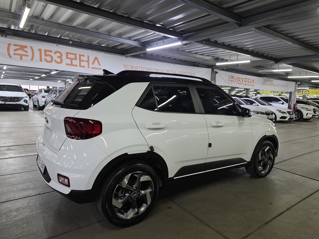 HYUNDAI Venue - Vista 4