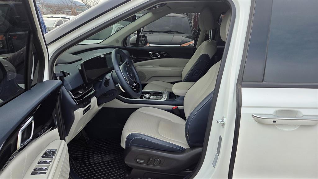 KIA Carnival - Vista 11