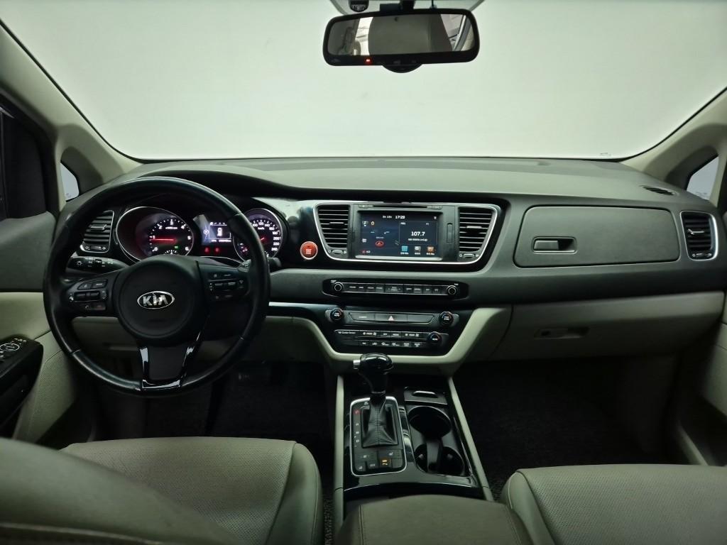 KIA Carnival - Vista 7