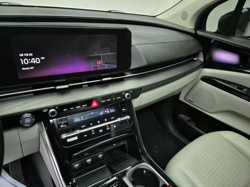 KIA Carnival - Vista 10