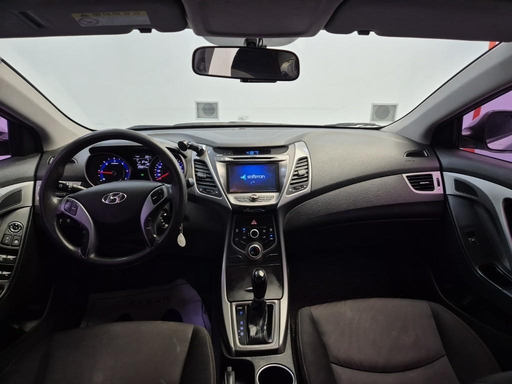 HYUNDAI Avante - Vista 8