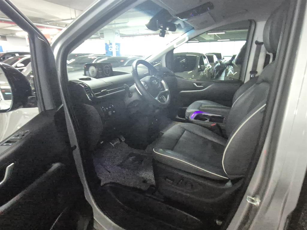 HYUNDAI Staria - Vista 6