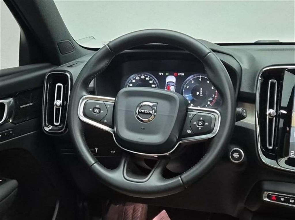 Volvo XC40 - Vista 9