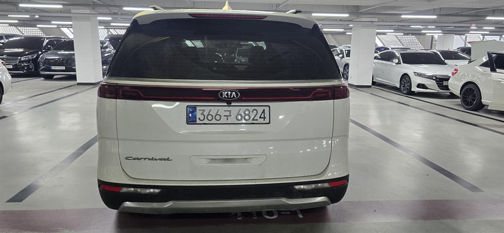 KIA Carnival - Vista 4