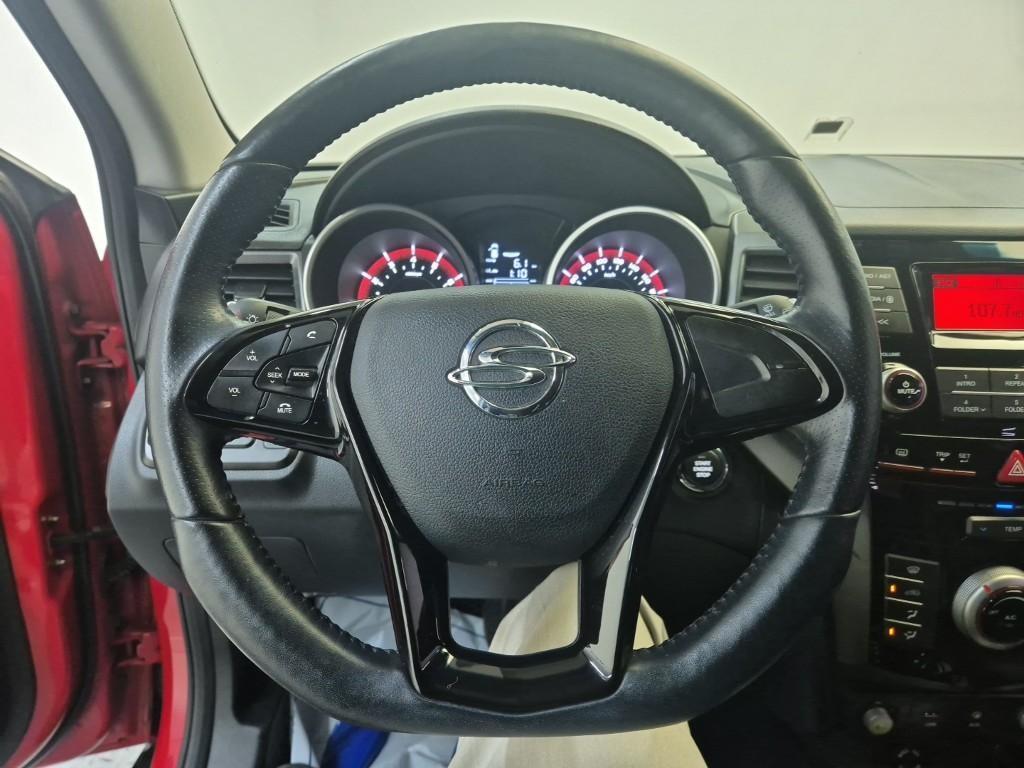 Ssangyong Tivoli - Vista 8