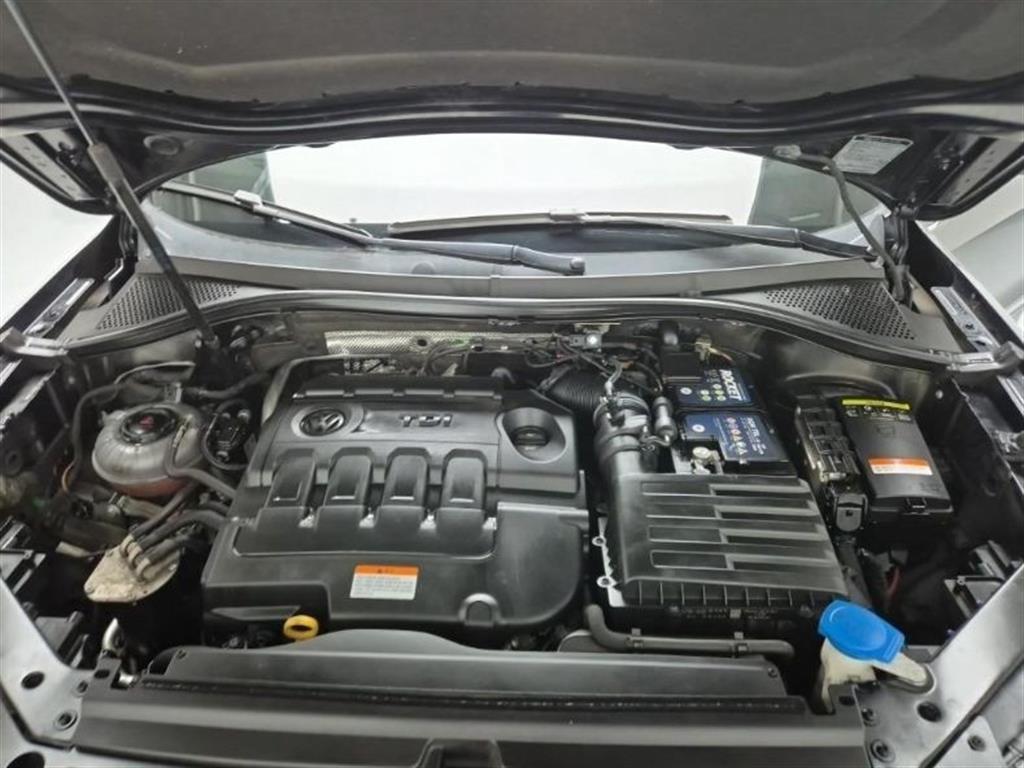 Volkswagen Tiguan - Vista 5