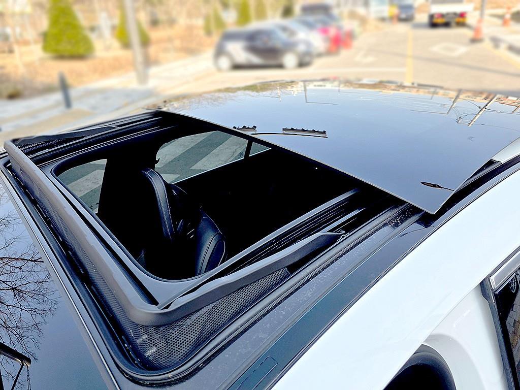 Mercedes Benz GLC Class - Vista 7