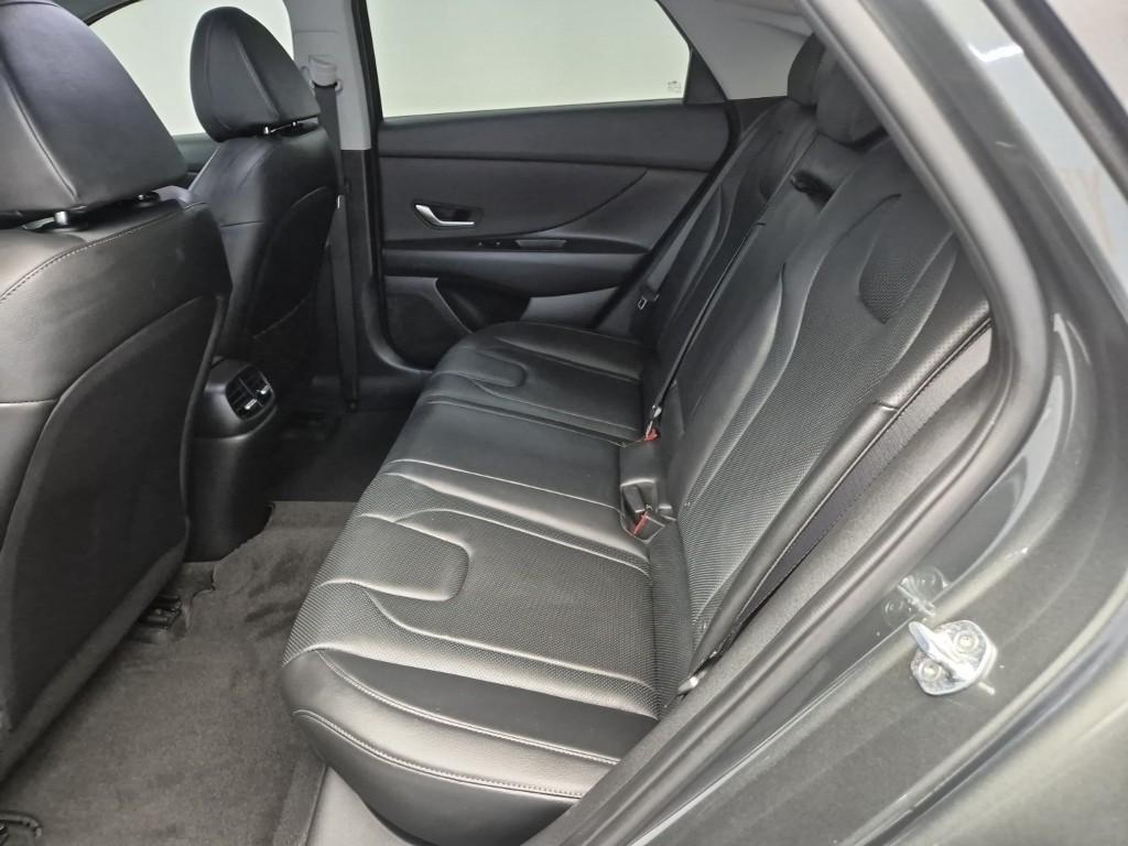 HYUNDAI Avante - Vista 12