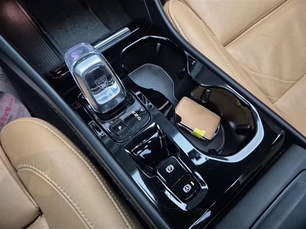 Volvo XC40 - Vista 8