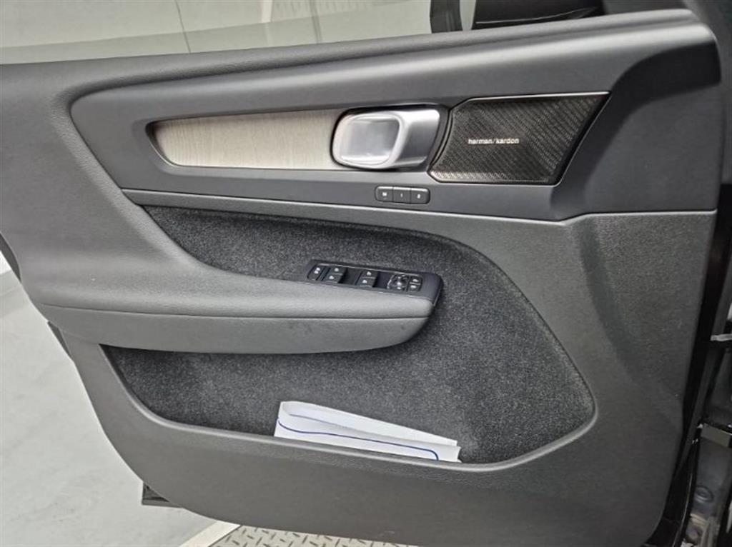 Volvo XC40 2020 Negro - Importación desde Corea - HF Imports Iquique - Foto 19