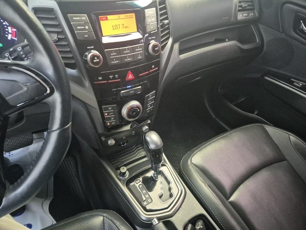 Ssangyong Tivoli - Vista 12