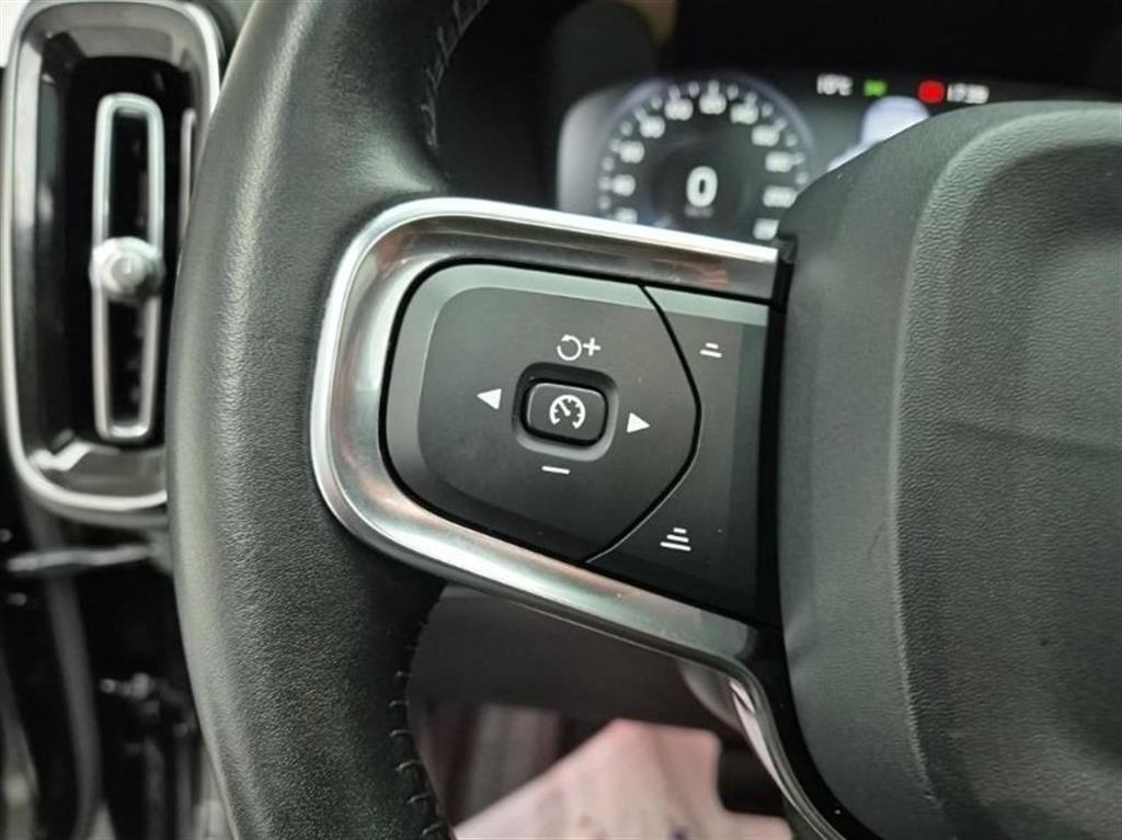 Volvo XC40 2020 Negro - Importación desde Corea - HF Imports Iquique - Foto 16