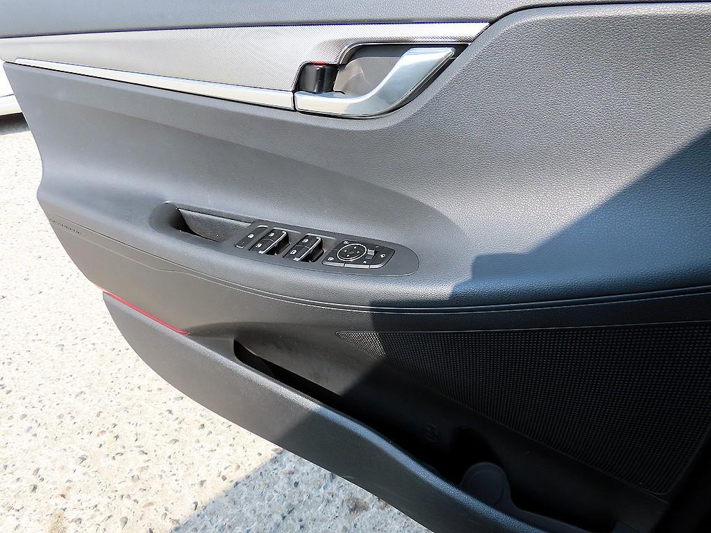 HYUNDAI Grandeur - Vista 11