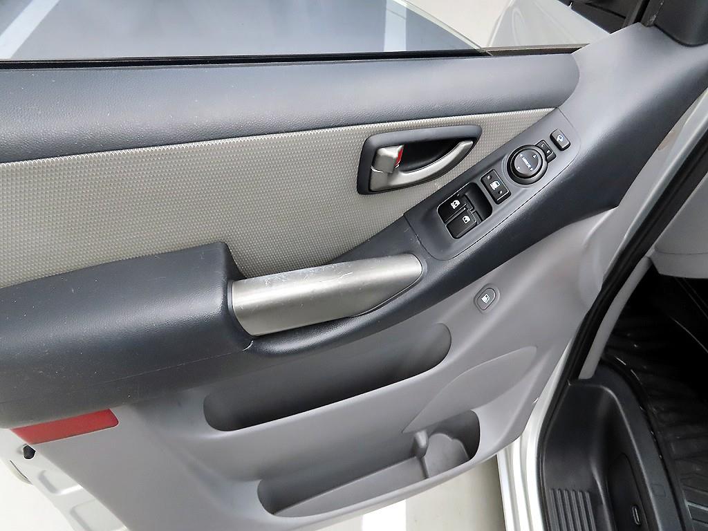 HYUNDAI Starex - Vista 11