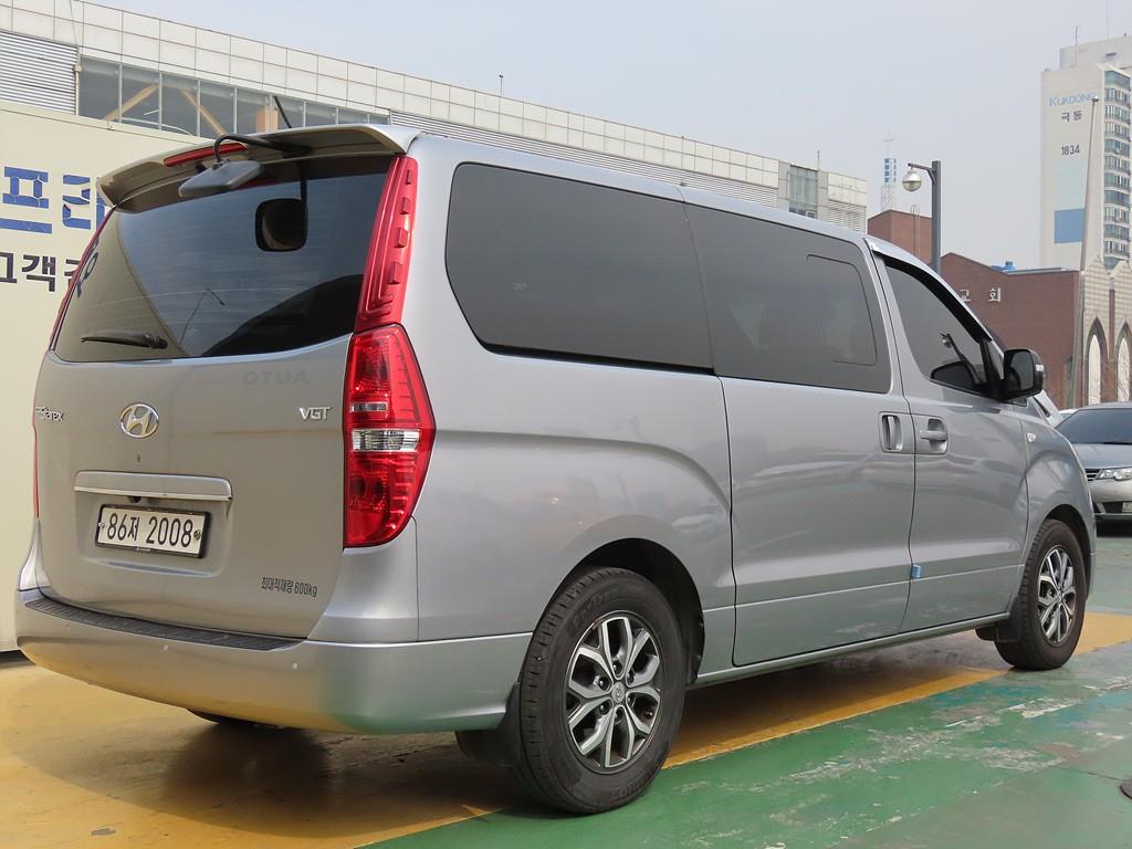 HYUNDAI Starex - Vista 4