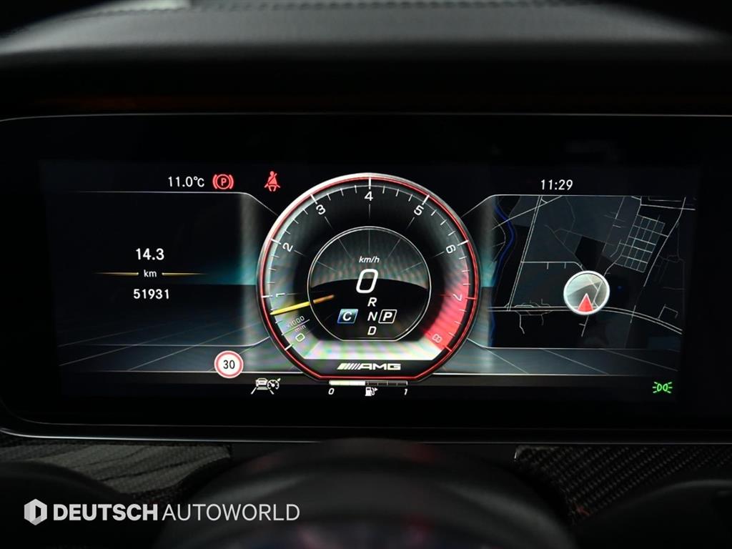 Mercedes Benz E class - Vista 8