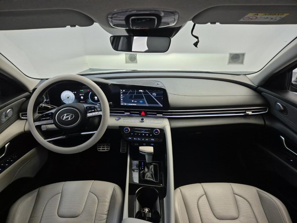 HYUNDAI Avante - Vista 7
