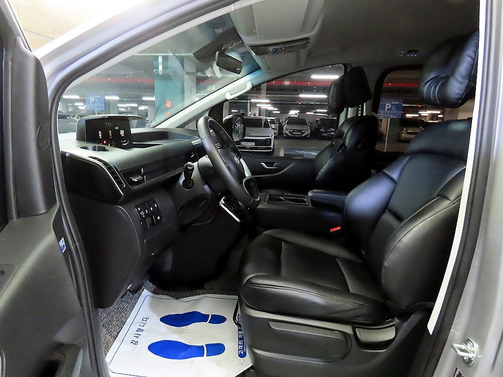 HYUNDAI Staria - Vista 6