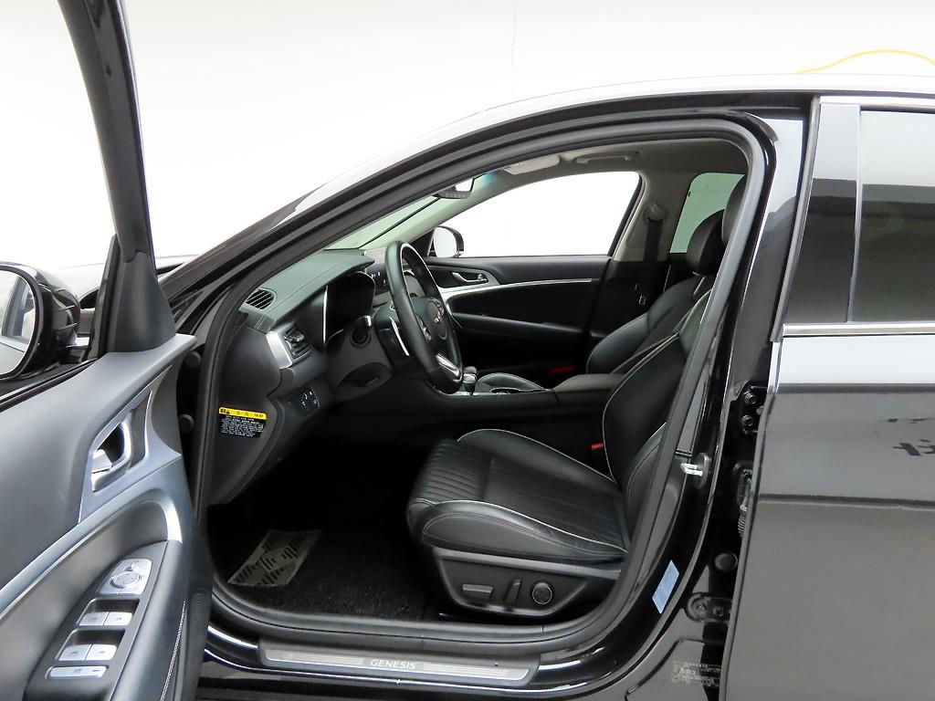 Genesis G70 - Vista 11