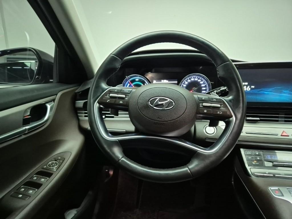 HYUNDAI Grandeur - Vista 9