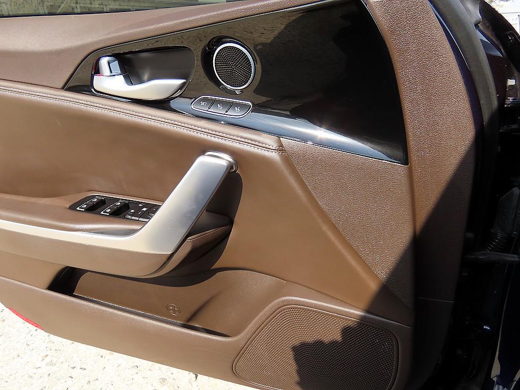 KIA Stinger - Vista 11