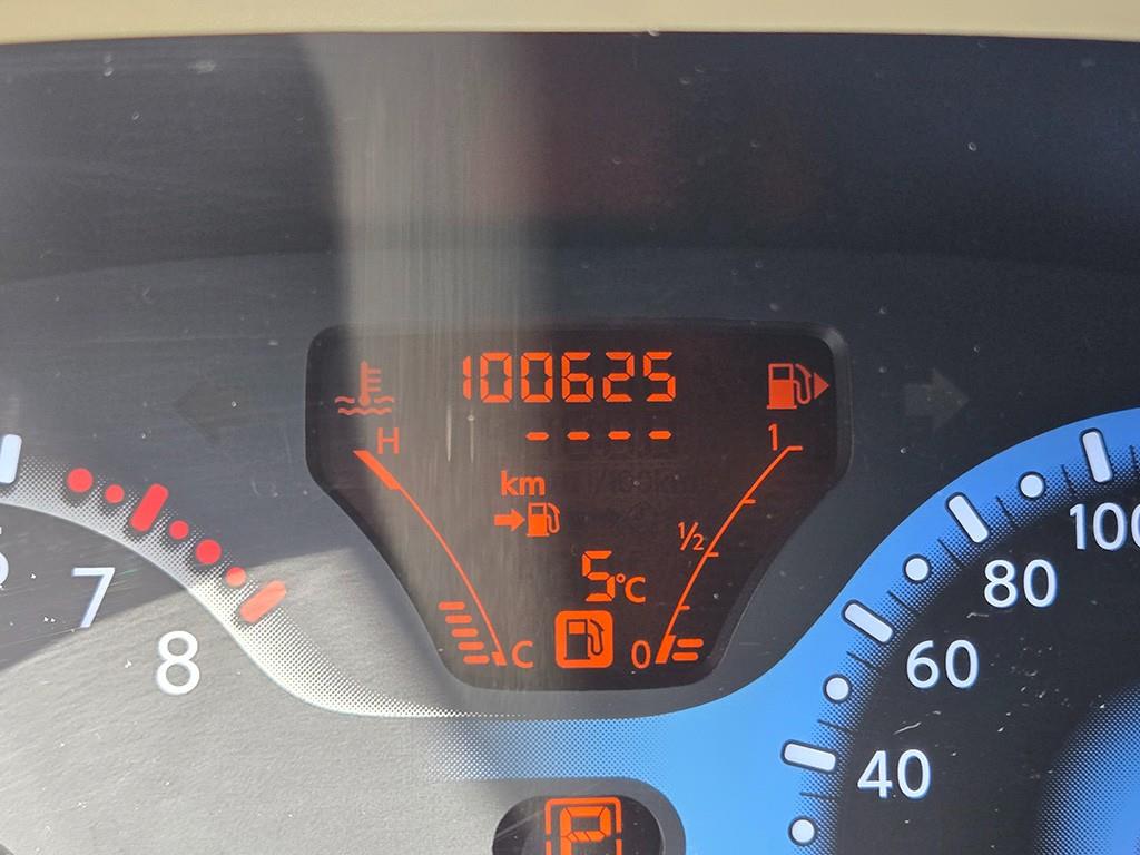 Nissan Cube - Vista 8