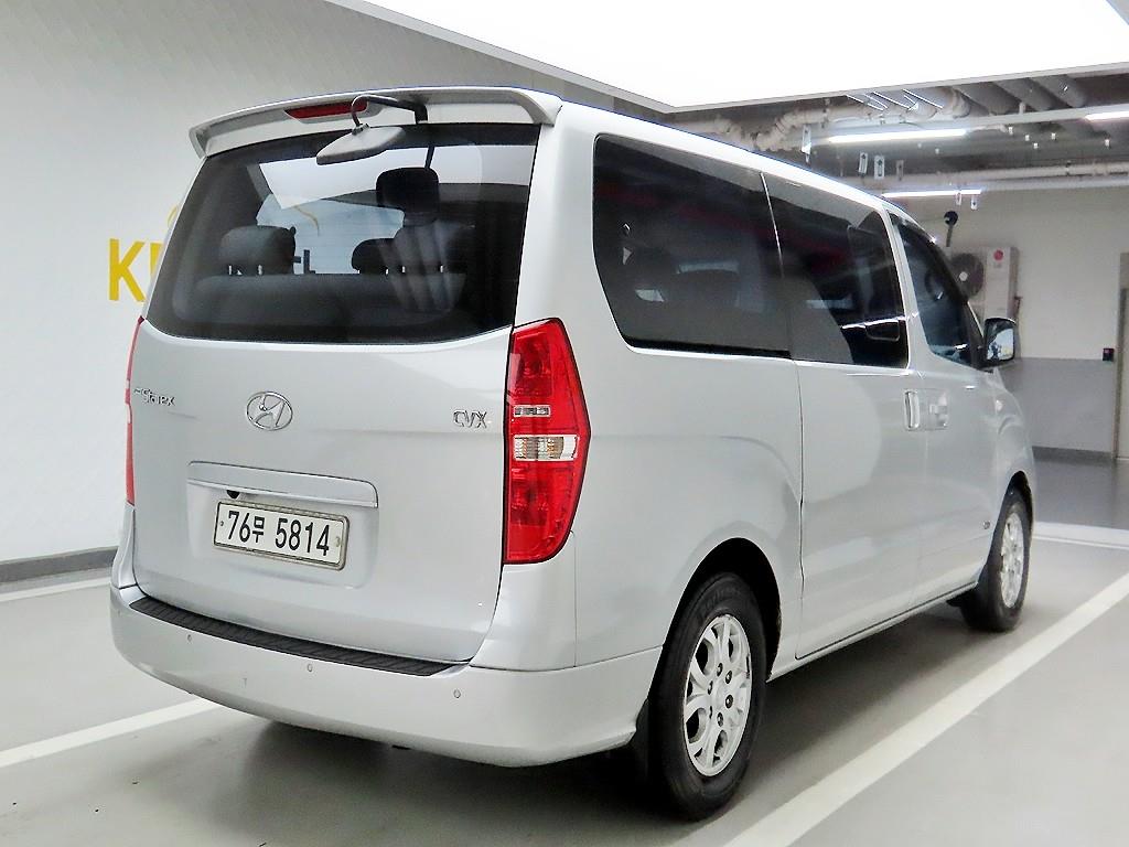 HYUNDAI Starex - Vista 4